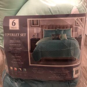 Coverlet Set
